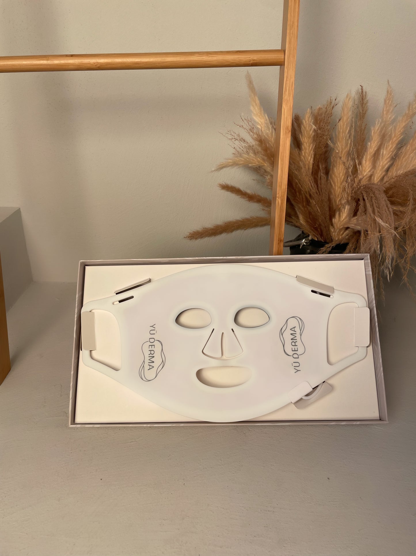 YŪ Derma LED Face Mask