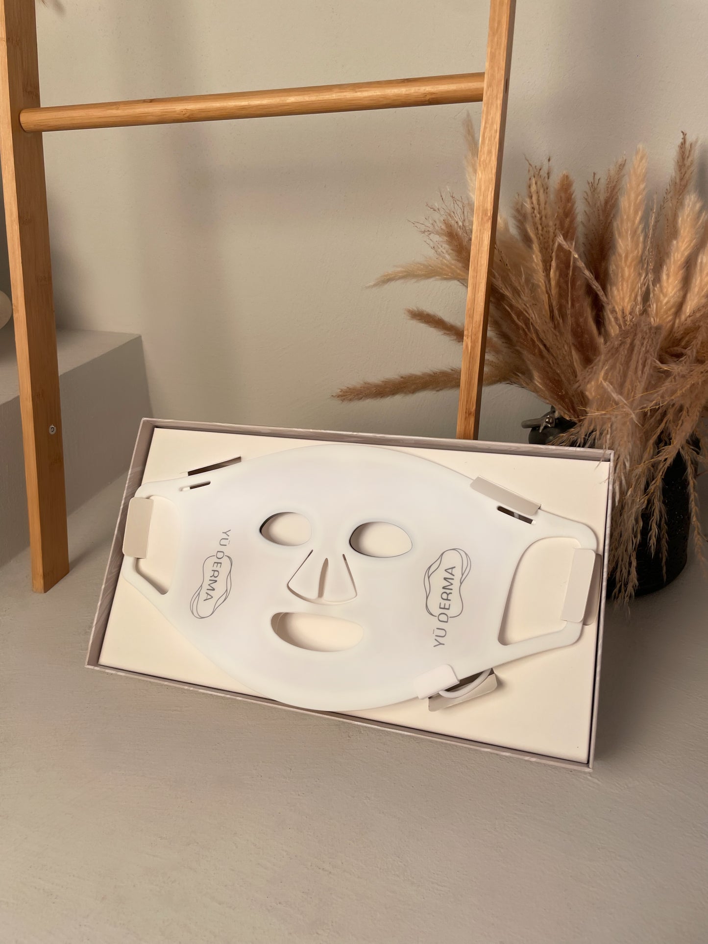 YŪ Derma LED Face Mask